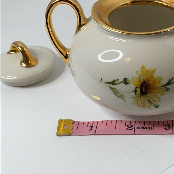 Vintage Daisy Sugar Bowl with 22 Kt gold trim - Picture 6 of 8